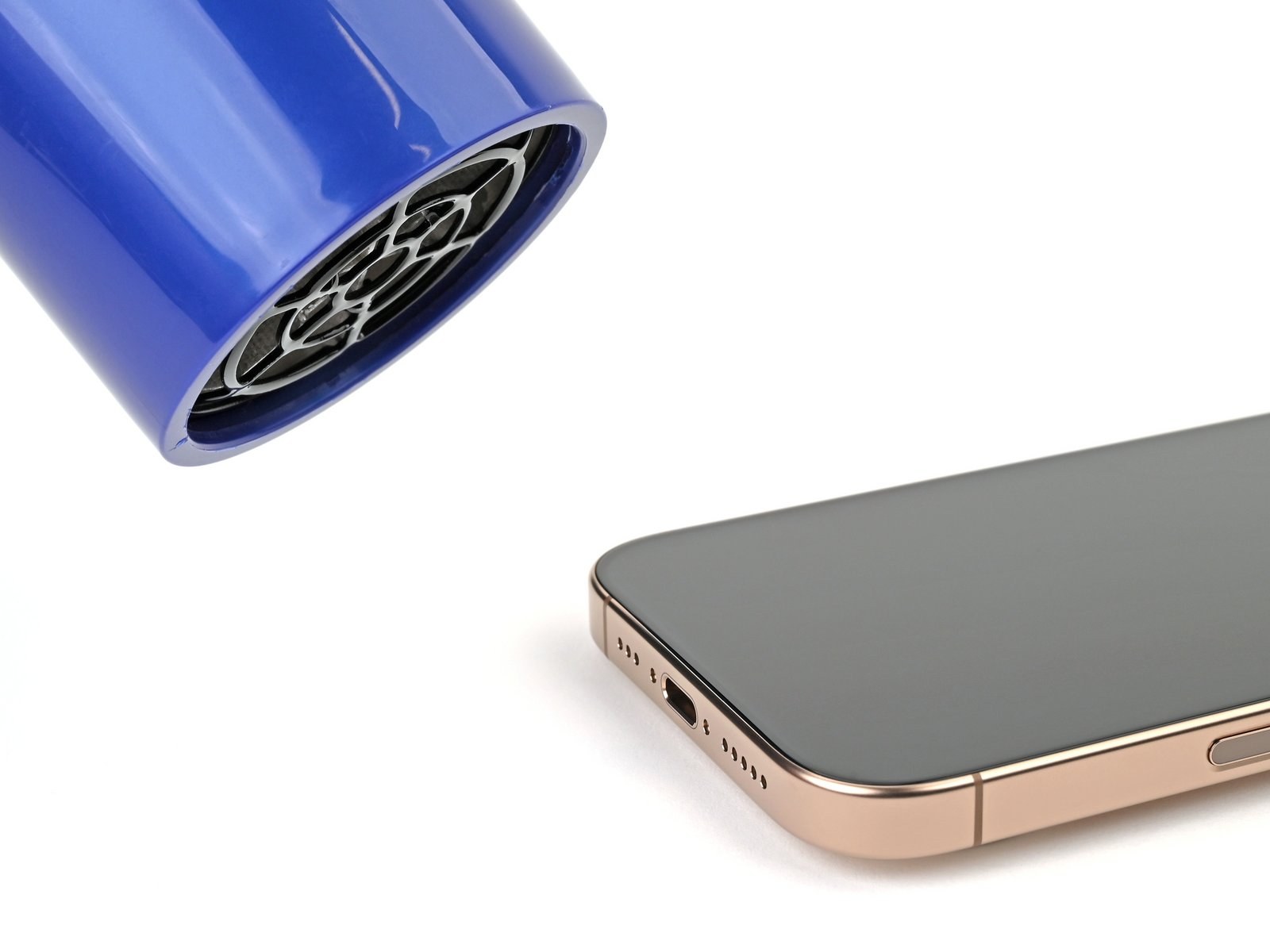 iPhone 16 Pro — Create a gap with a suction handle (logo-free)