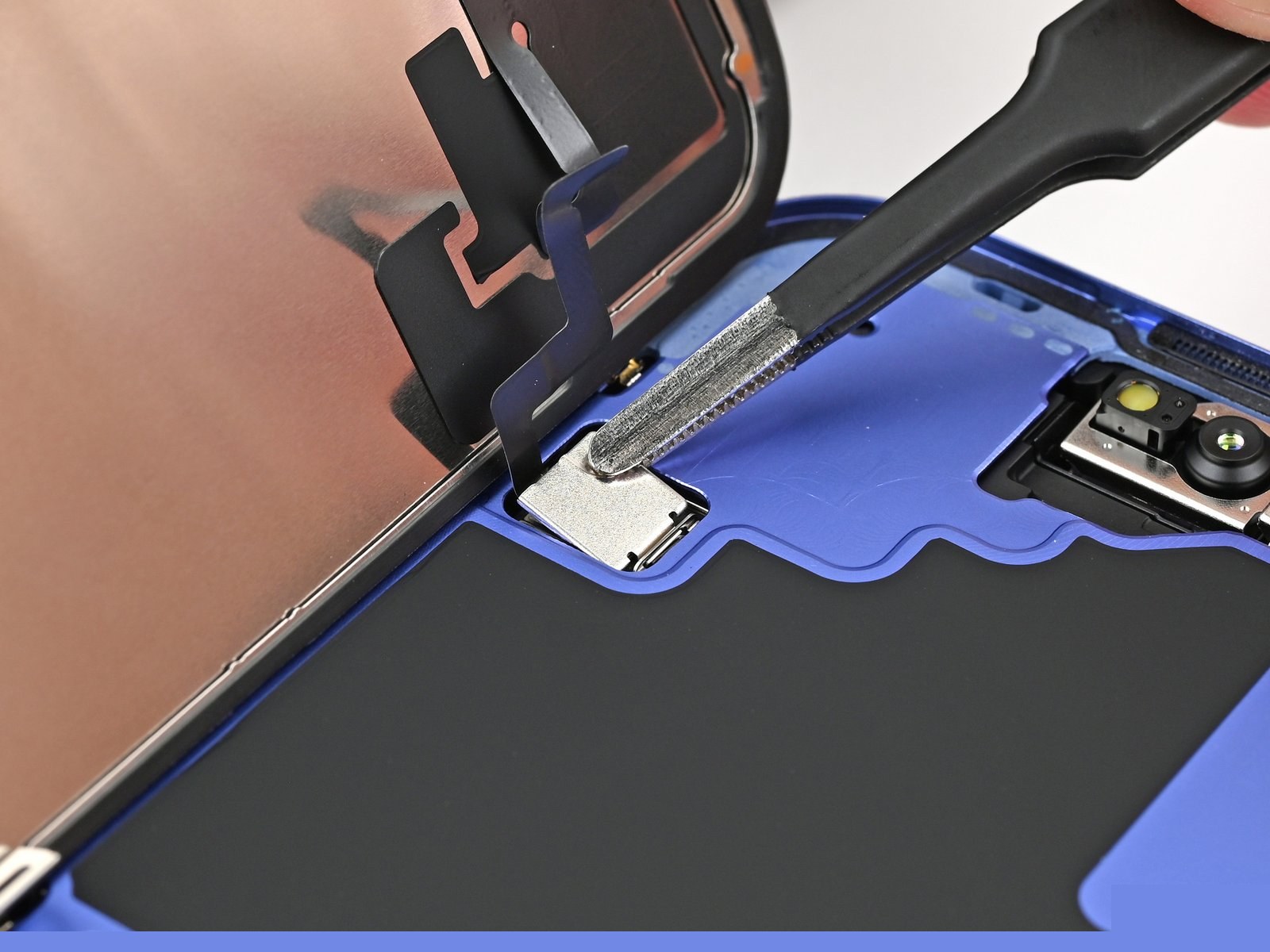 iPhone 16 — Step 11 (logo-free)