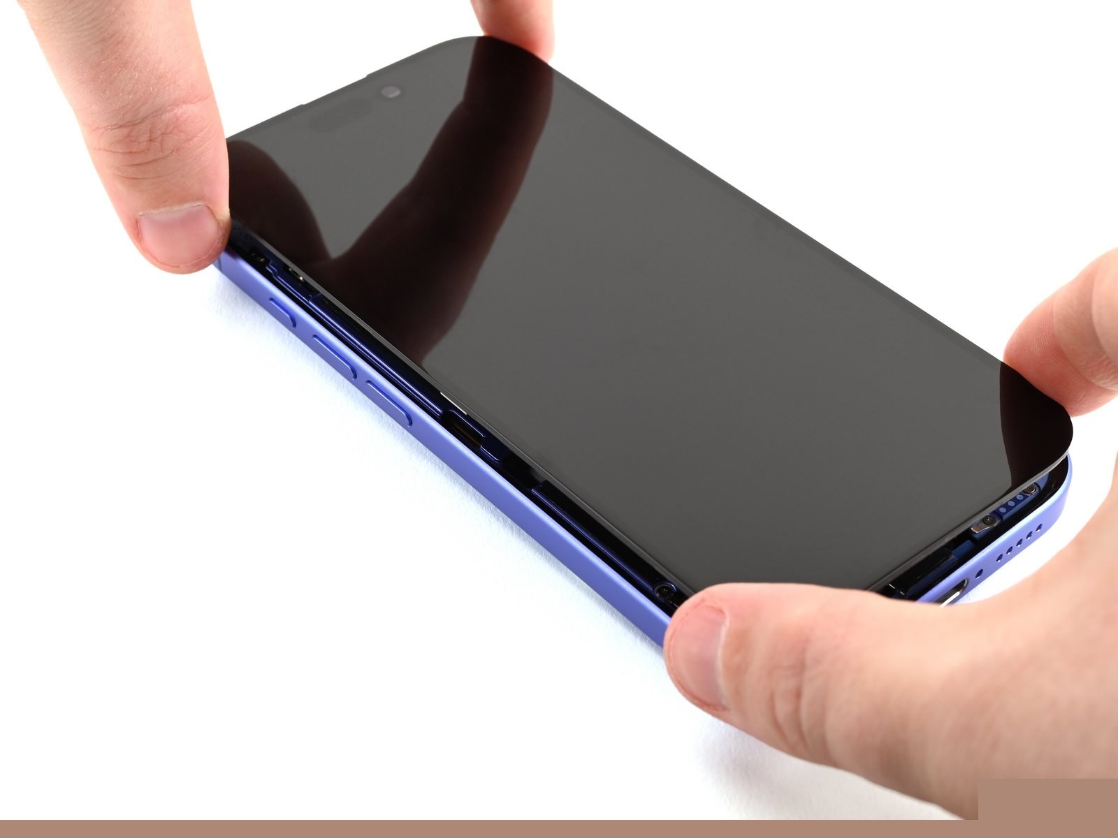 iPhone 16 — Place the screen (logo-free)